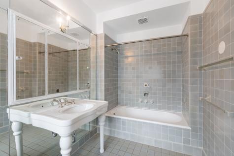 1650 Green Bay Road Lake Bluff IL 60044