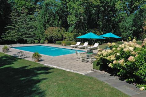 1650 Green Bay Road Lake Bluff IL 60044