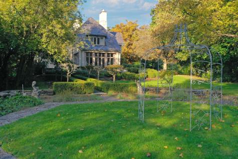 1650 Green Bay Road Lake Bluff IL 60044