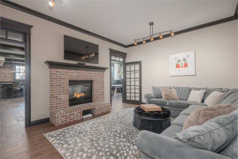 39W915 Catlin Square Geneva IL 60134