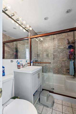 11035 South Avenue E Chicago IL 60617