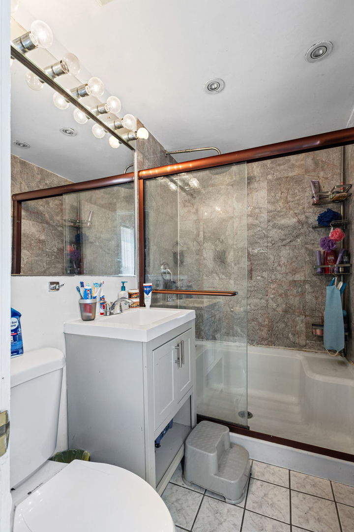 11035 South Avenue E Chicago IL 60617