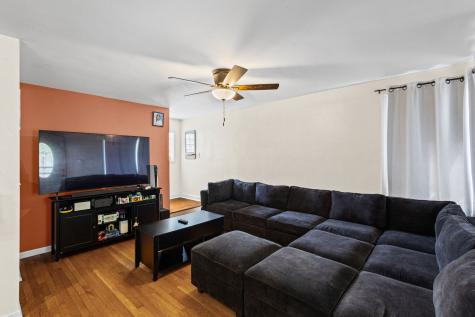 11035 South Avenue E Chicago IL 60617