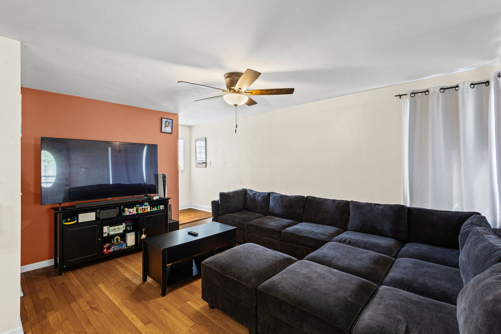 11035 South Avenue E Chicago IL 60617