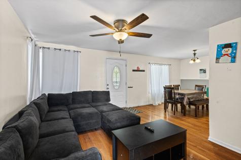 11035 South Avenue E Chicago IL 60617