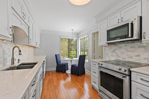 228 Hickory Lane Lake Barrington IL 60010