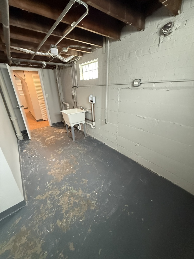 7952 South Trumbull Avenue Chicago IL 60652