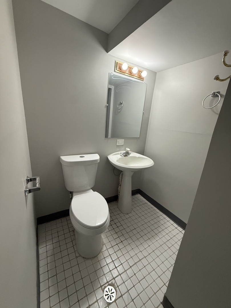 7952 South Trumbull Avenue Chicago IL 60652