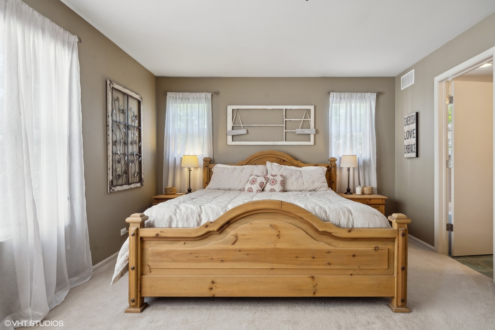 3834 North Milwaukee Court Chicago IL 60641