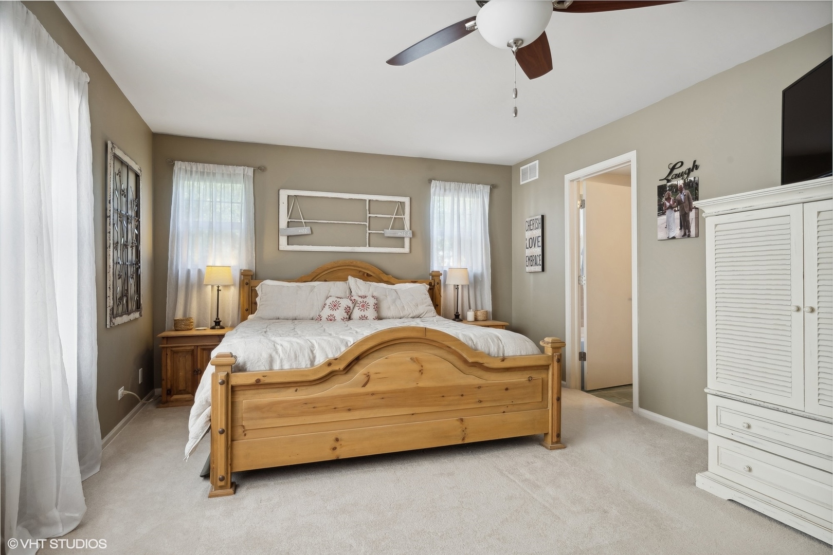 3834 North Milwaukee Court Chicago IL 60641