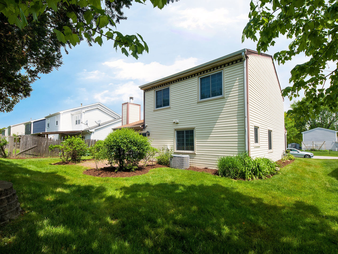748 Berwick Place Roselle IL 60172