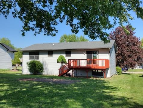 154 Columbia Street NW Poplar Grove IL 61065