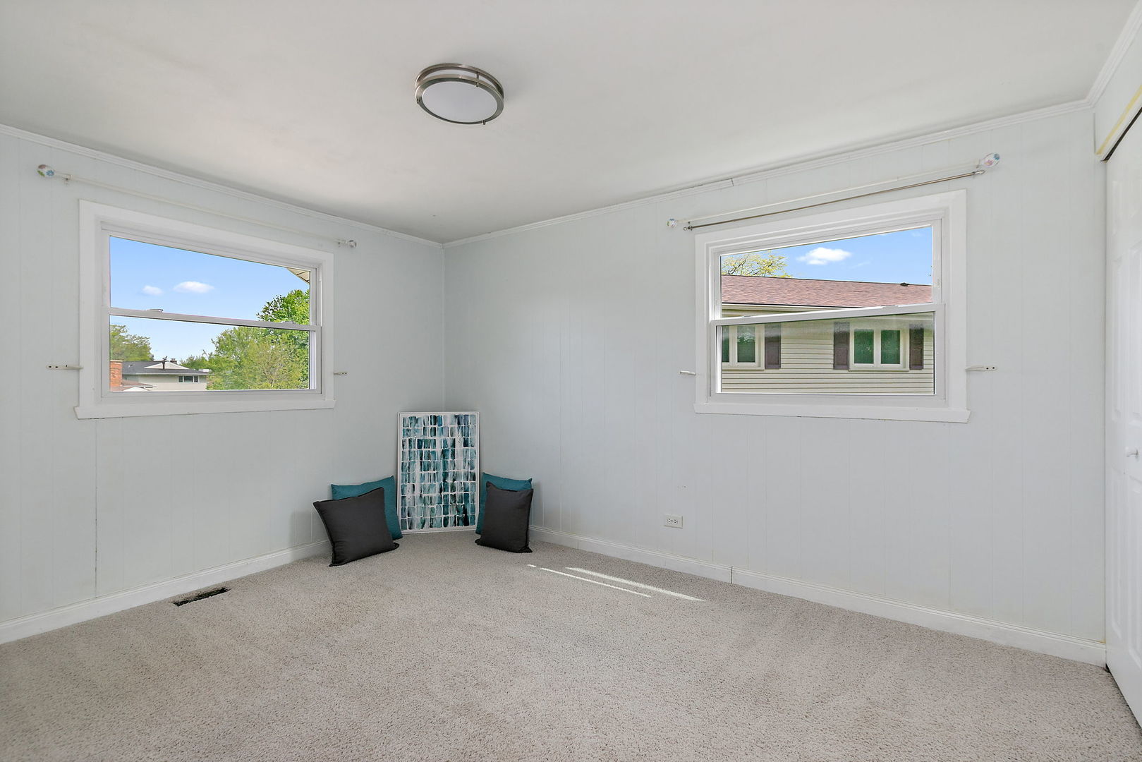1097 Stratham Court Schaumburg IL 60193