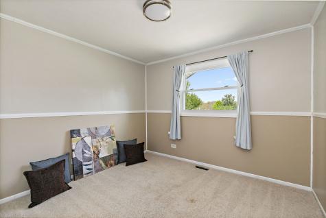 1097 Stratham Court Schaumburg IL 60193