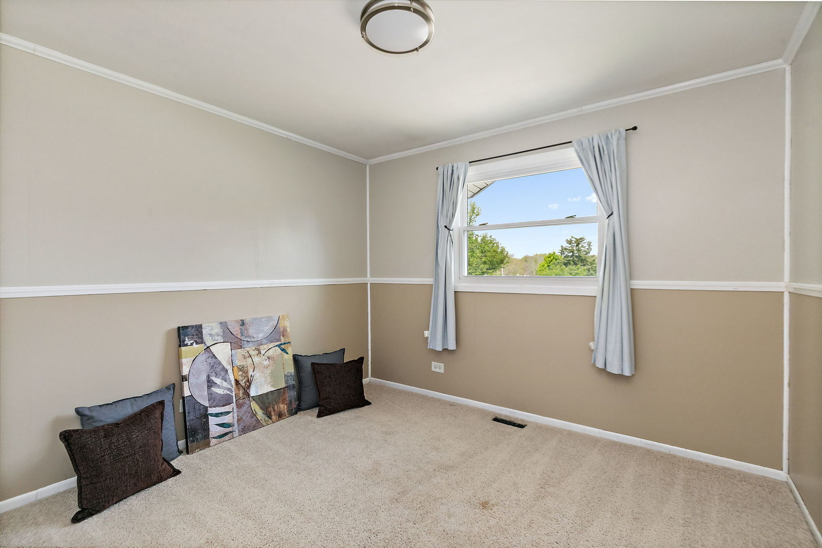 1097 Stratham Court Schaumburg IL 60193