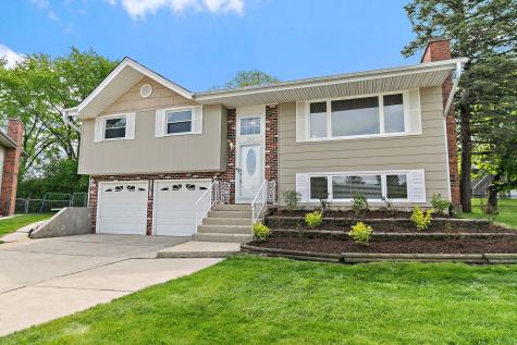 1097 Stratham Court Schaumburg IL 60193