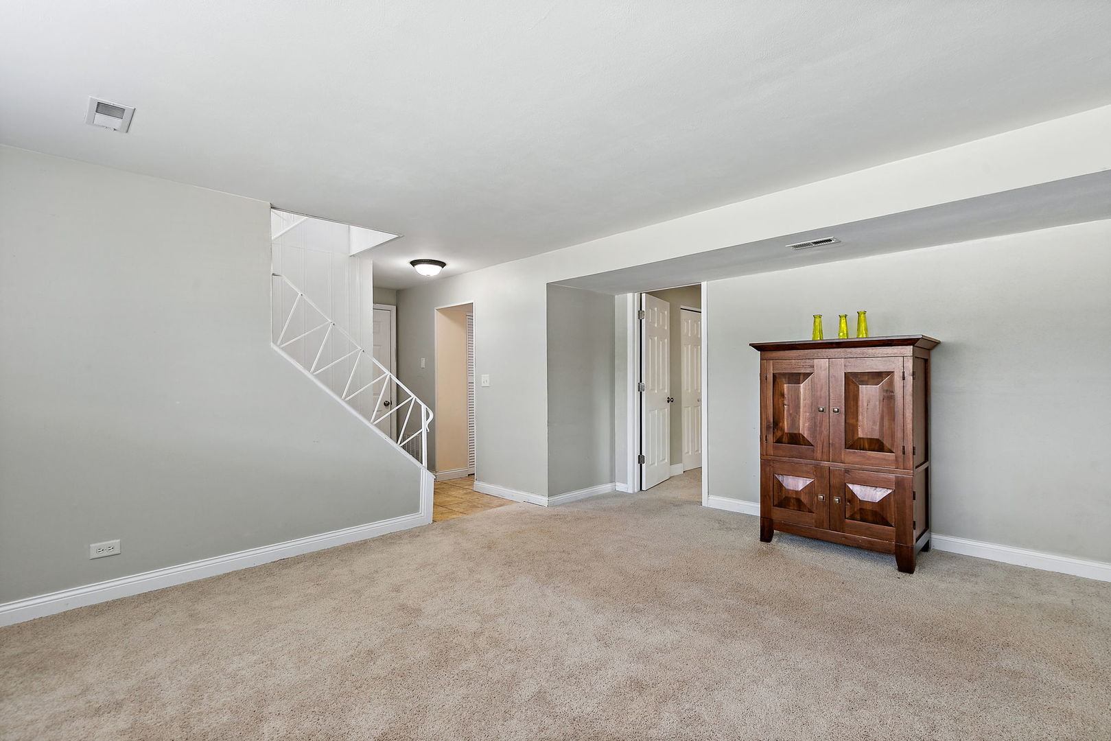 1097 Stratham Court Schaumburg IL 60193