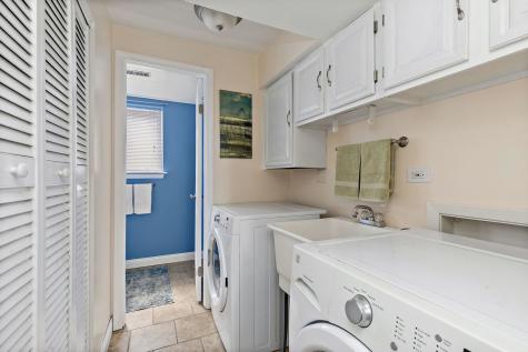 1097 Stratham Court Schaumburg IL 60193