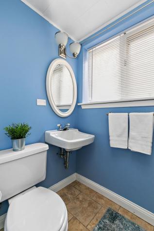 1097 Stratham Court Schaumburg IL 60193