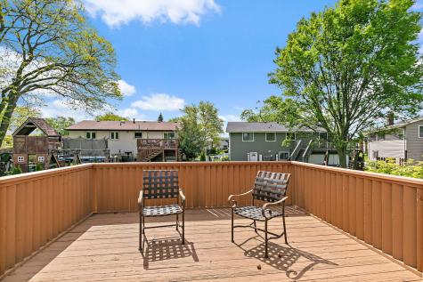1097 Stratham Court Schaumburg IL 60193