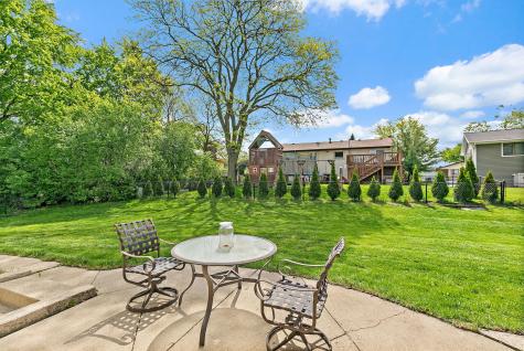 1097 Stratham Court Schaumburg IL 60193