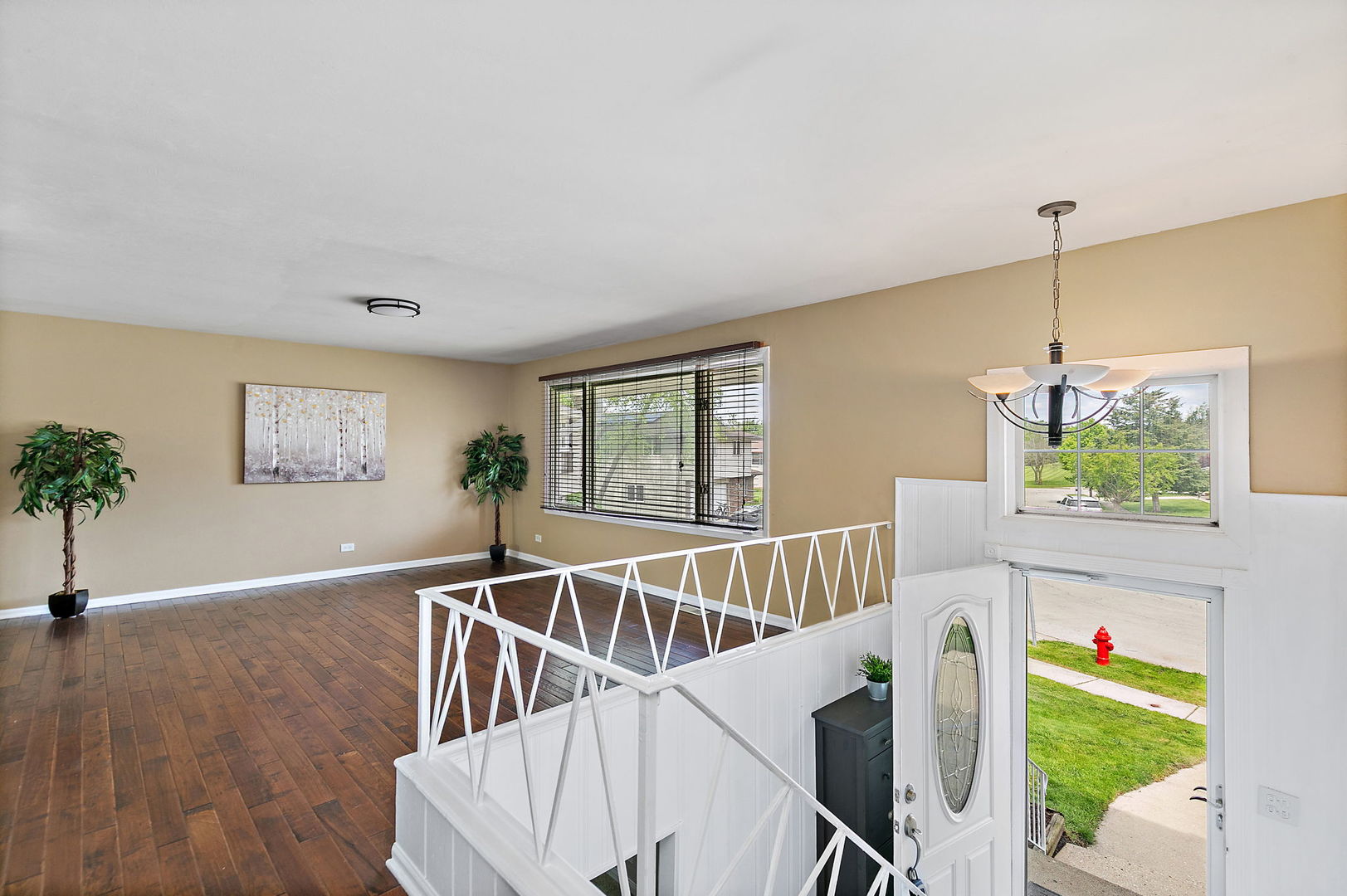 1097 Stratham Court Schaumburg IL 60193