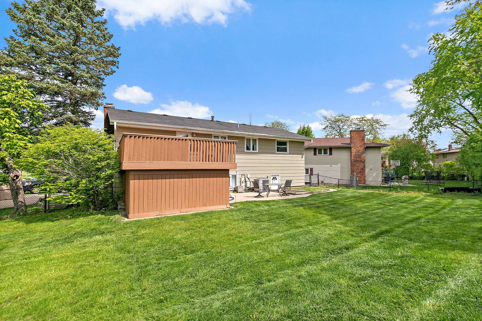 1097 Stratham Court Schaumburg IL 60193