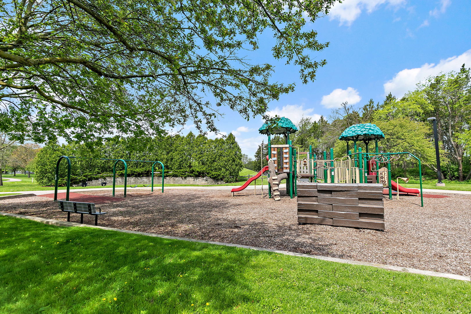 1097 Stratham Court Schaumburg IL 60193