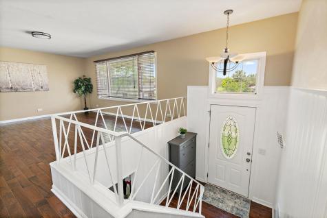 1097 Stratham Court Schaumburg IL 60193