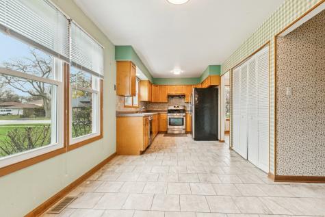 18604 Carpenter Street Homewood IL 60430