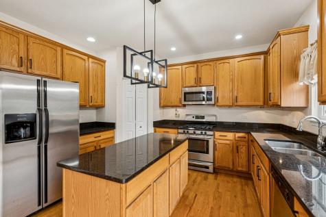 2208 Grand Pointe Trail Aurora IL 60503