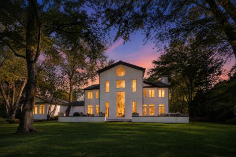 790 West Deerpath Road Lake Forest IL 60045