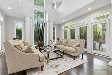 790 West Deerpath Road Lake Forest IL 60045