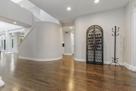 790 West Deerpath Road Lake Forest IL 60045