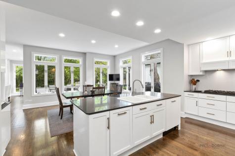 790 West Deerpath Road Lake Forest IL 60045