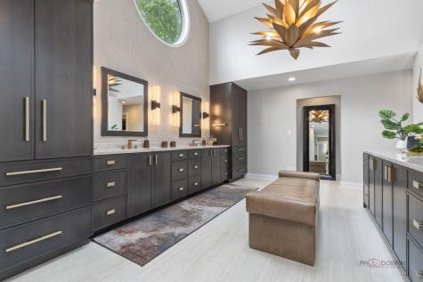 790 West Deerpath Road Lake Forest IL 60045