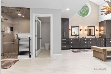 790 West Deerpath Road Lake Forest IL 60045