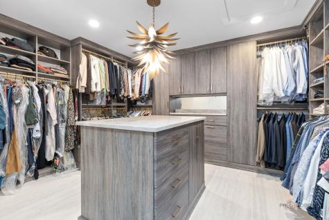 790 West Deerpath Road Lake Forest IL 60045