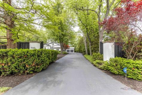 790 West Deerpath Road Lake Forest IL 60045
