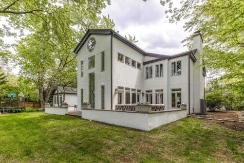 790 West Deerpath Road Lake Forest IL 60045
