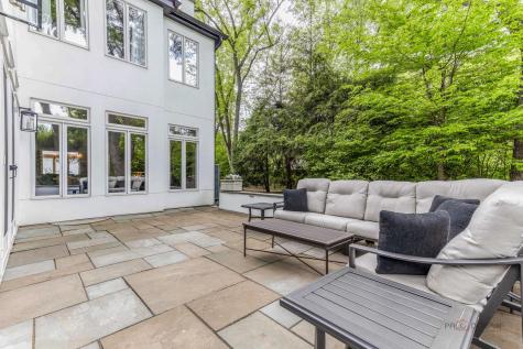 790 West Deerpath Road Lake Forest IL 60045