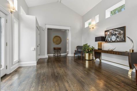 790 West Deerpath Road Lake Forest IL 60045