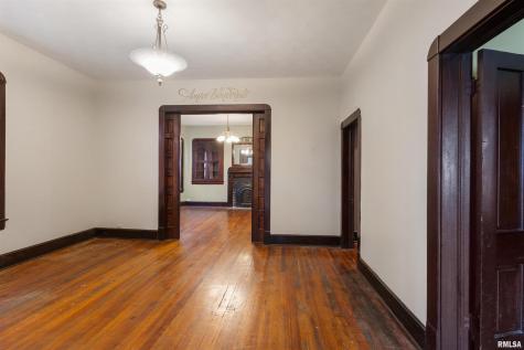 607 North Logan Street Marion IL 62959