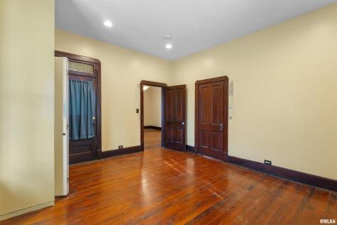 607 North Logan Street Marion IL 62959