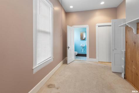607 North Logan Street Marion IL 62959