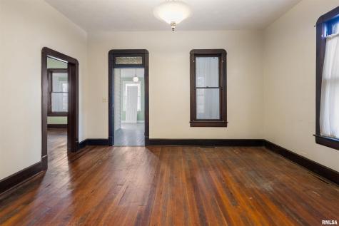 607 North Logan Street Marion IL 62959