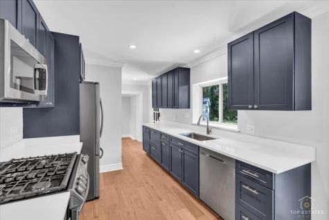 2320 Duffy Lane Riverwoods IL 60015