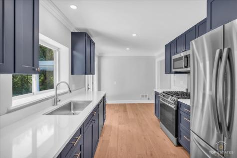 2320 Duffy Lane Riverwoods IL 60015