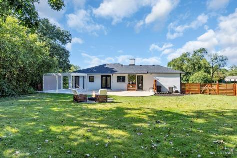 2320 Duffy Lane Riverwoods IL 60015
