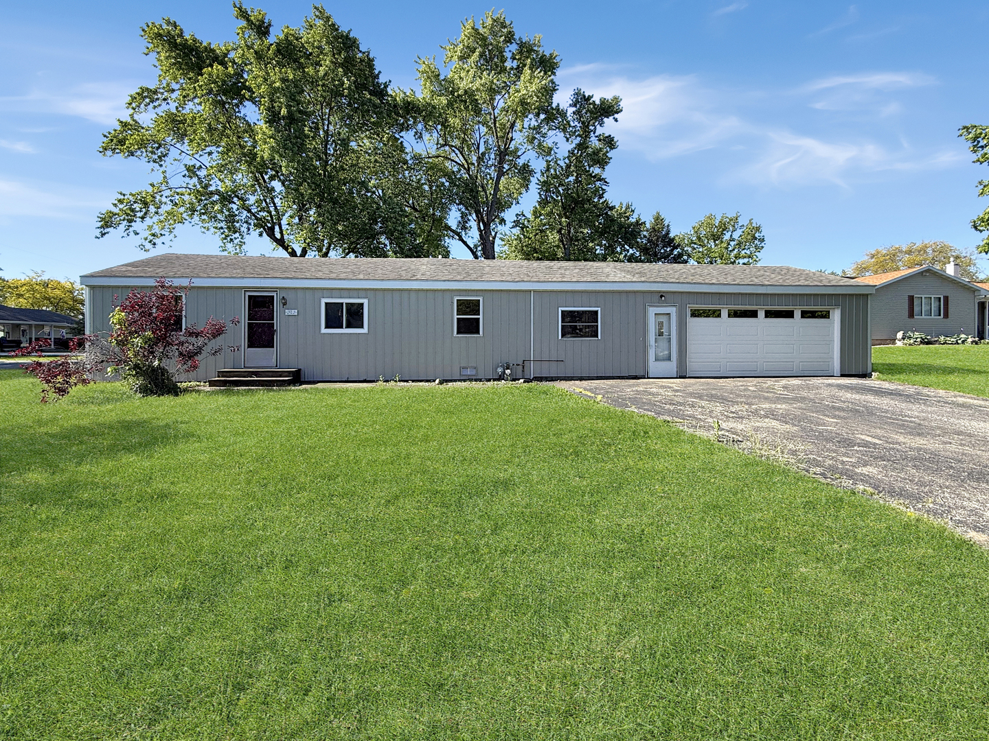 212 East Willard Street Gifford IL 61847